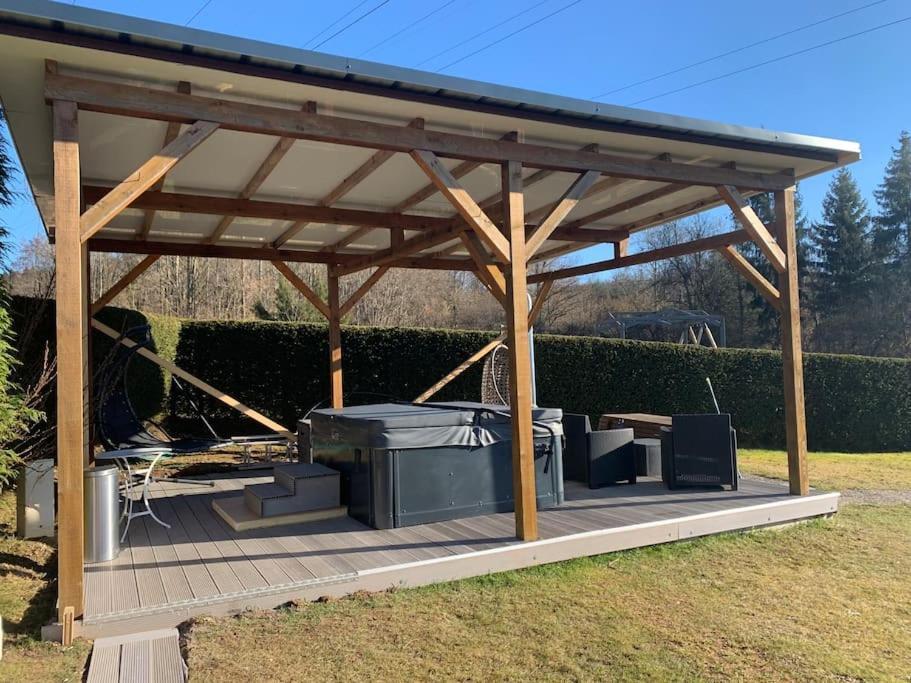 Chalet 2 Personnes Avec Jacuzzi Et Piscine Saisonniere Partagee Corcieux Εξωτερικό φωτογραφία