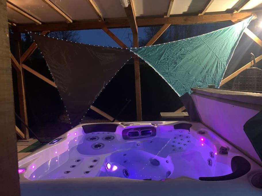 Chalet 2 Personnes Avec Jacuzzi Et Piscine Saisonniere Partagee Corcieux Εξωτερικό φωτογραφία