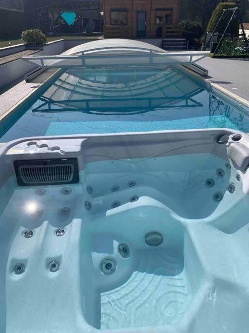 Chalet 2 Personnes Avec Jacuzzi Et Piscine Saisonniere Partagee Corcieux Εξωτερικό φωτογραφία