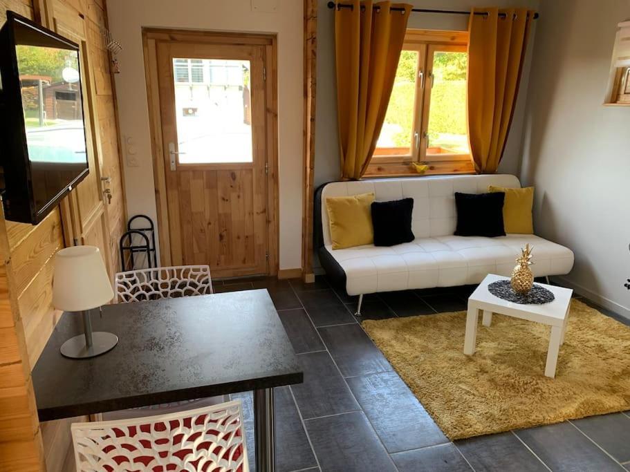 Chalet 2 Personnes Avec Jacuzzi Et Piscine Saisonniere Partagee Corcieux Εξωτερικό φωτογραφία