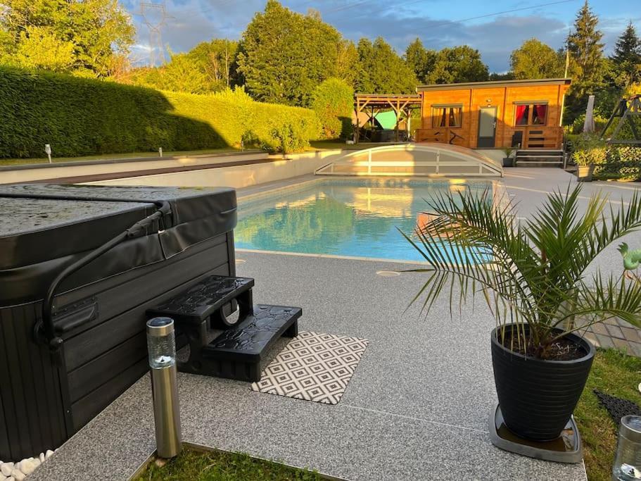 Chalet 2 Personnes Avec Jacuzzi Et Piscine Saisonniere Partagee Corcieux Εξωτερικό φωτογραφία