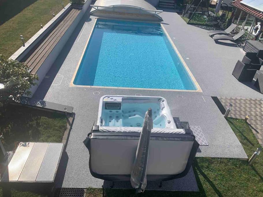 Chalet 2 Personnes Avec Jacuzzi Et Piscine Saisonniere Partagee Corcieux Εξωτερικό φωτογραφία